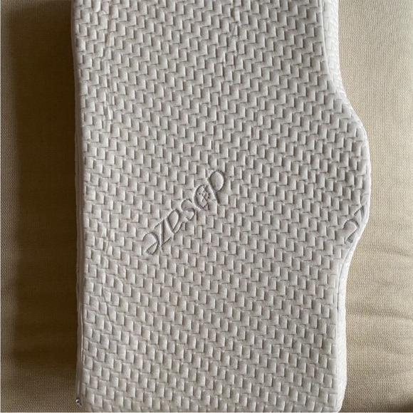 NEW Dosaze Contour Orthopedic Pillow for back / side sleepers NIB - Picture 2 of 3